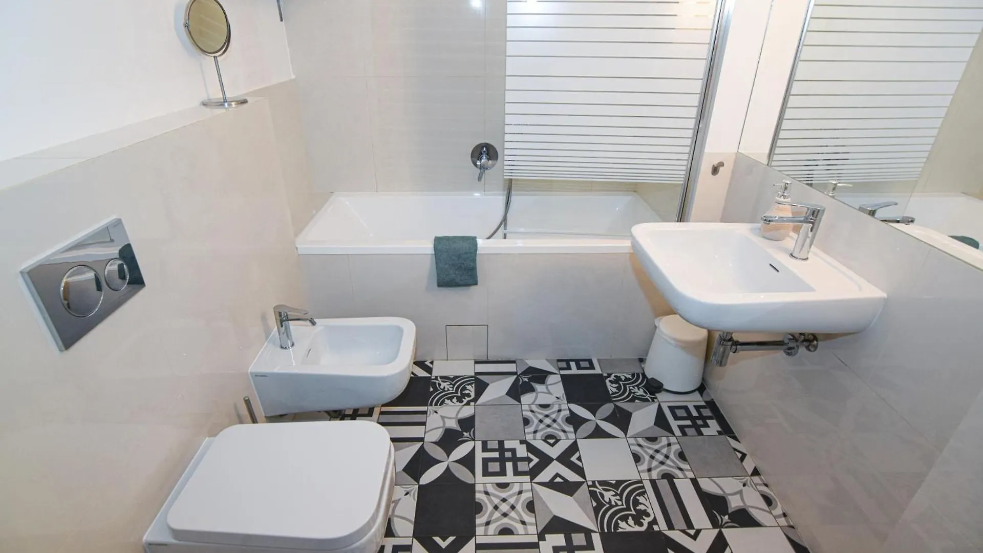 Prague Apartment Spalena